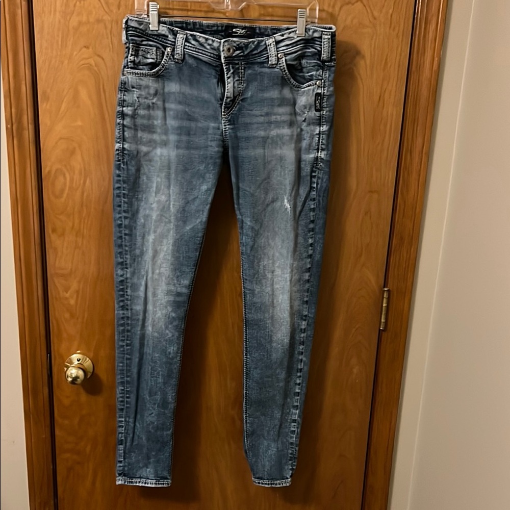 Silver Jeans distressed girlfriend